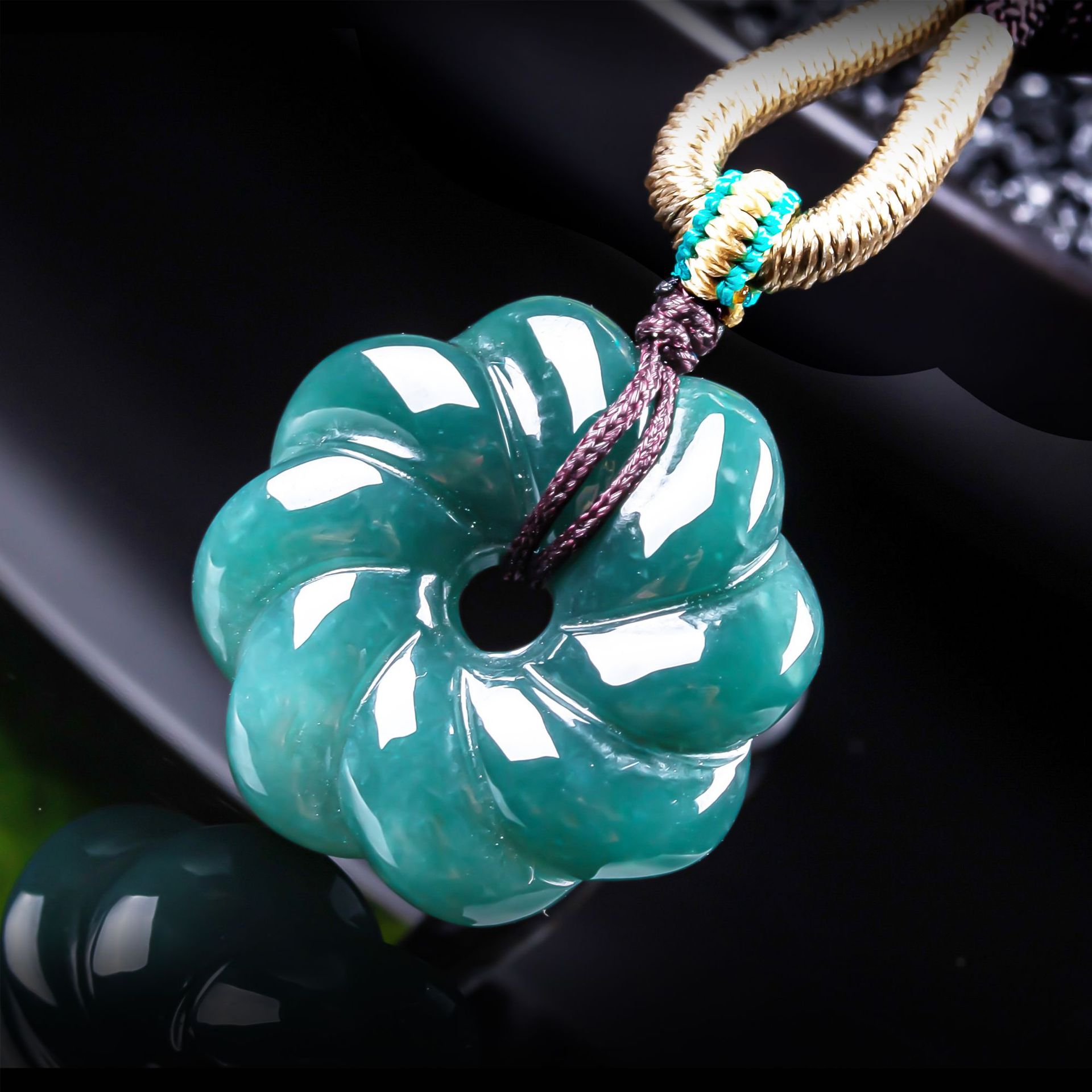 Naturalny naszyjnik z jadeitu  – Luxury Gifts Jewelry & Watches Namfleg Mostar recenzja i cena