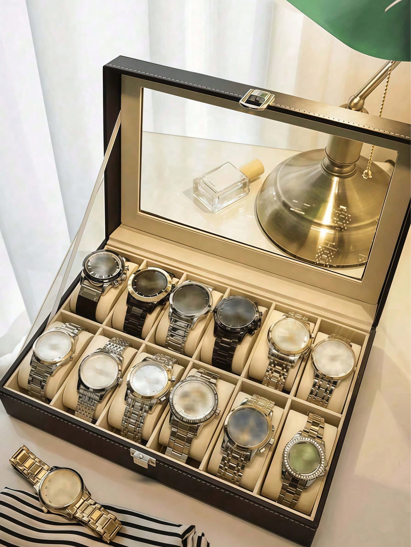 Skórzane pudełko na zegarki z  – Jewelry Like Watches recenzja i cena
