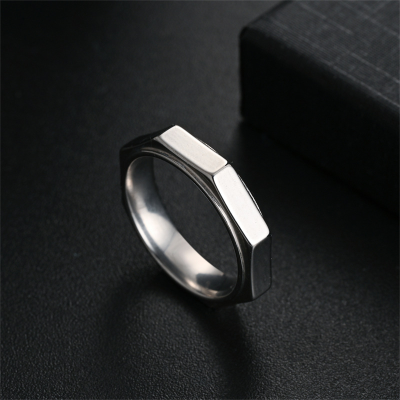Pierścień Tytanowy Sześciokątn – Titanium Steel Ring recenzja i cena